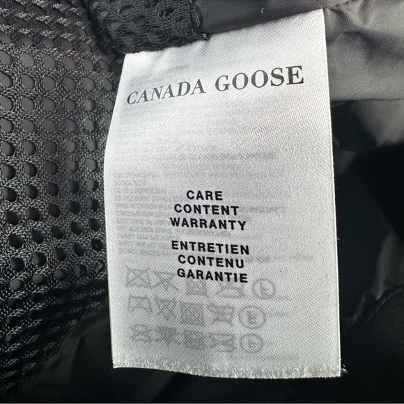 New Canada Goose Mystique Parka Size Medium - Picture 6 of 7